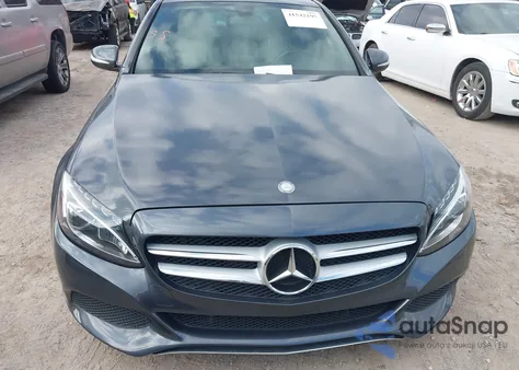 2015 Mercedes-Benz C 300 Luxury/Sport z USA, uszkodzony, nr VIN 55SWF4JBXFU076902